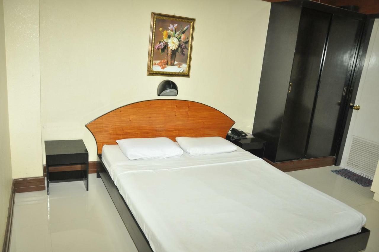 Paragon Suites Cebu Zewnętrze zdjęcie